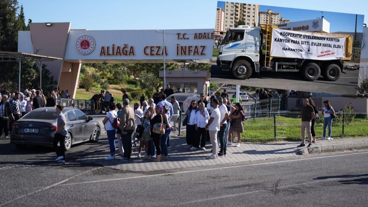 zmir'de belediye yolsuzluu davas balad: Madurlar pankartlarla durumada
