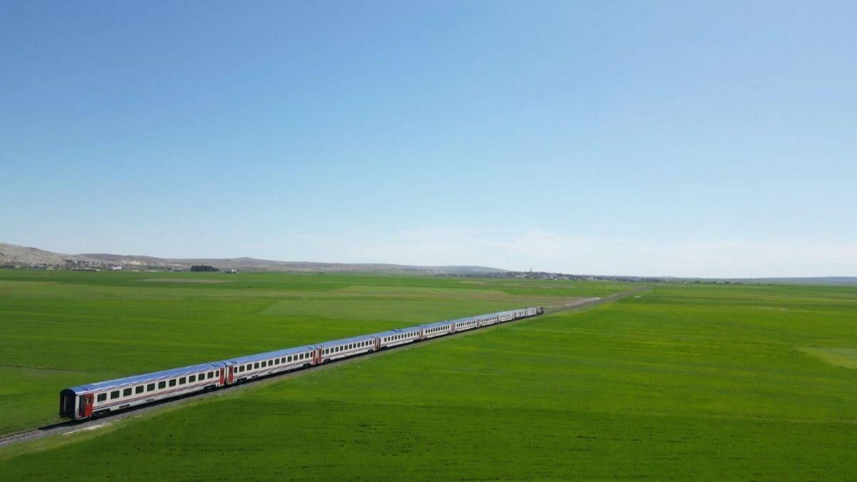 Turistik Karaelmas Treni sefere balyor! Bat Karadeniz'in gzelliklerini kefedecek