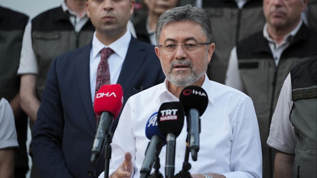 Mula ve Antalya'da yangnlarla mcadele! Bakan Yumakl son durumu aklad