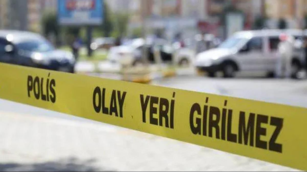 Fatih'te dehet: Gnlerdir haber alnamyordu! 36 yandaki kadn evinde boaz kesilmi halde bulundu