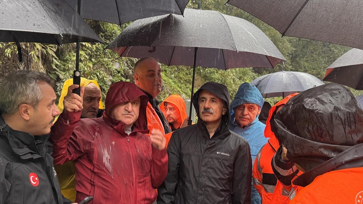 Rize'de selin yaralar sarlyor: Bakanlar Uralolu ile Bak amlhemin-Ayder Yaylas yolunda incelemede bulundu