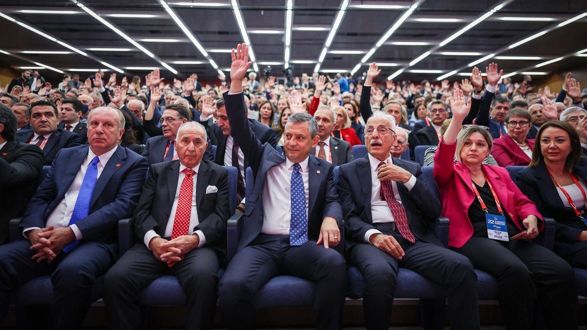 nder Sav'dan zgr zel'e ''hlle'' taktii! CHP'nin olaanst kurultaynda oyun iinde oyun