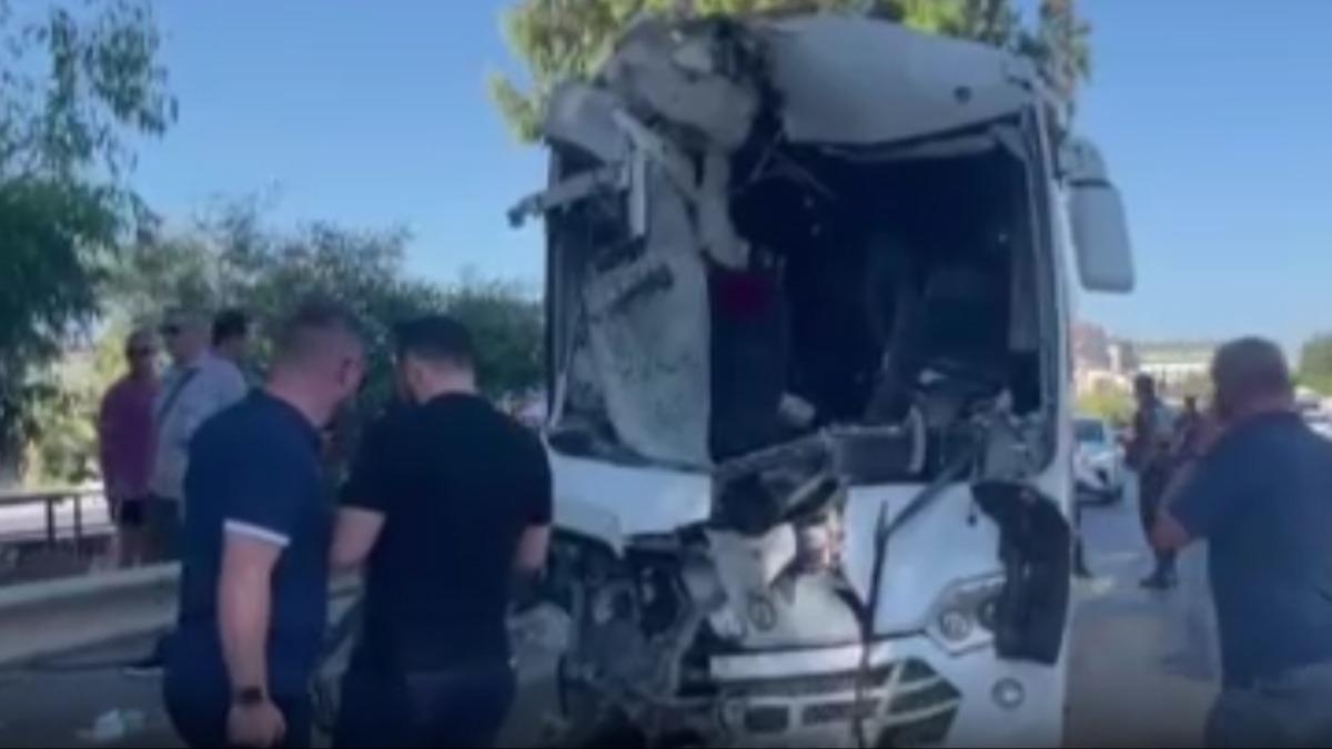 Alanya'da korkun kaza: 2'si ar 15 yaral