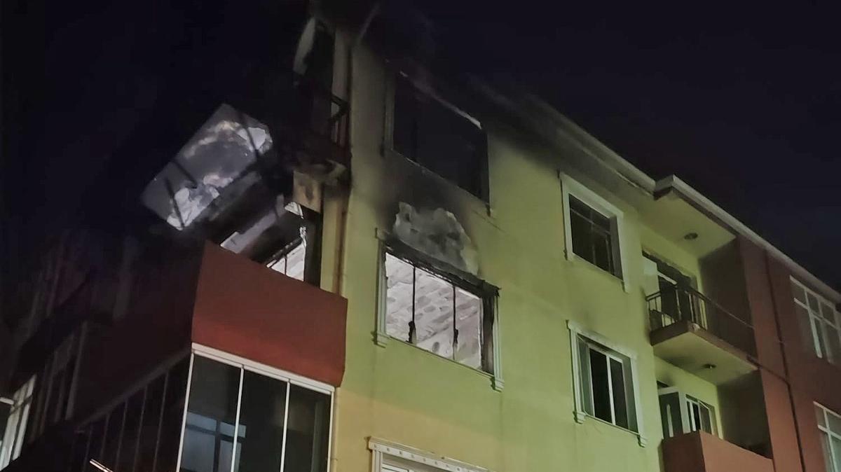 Bursa'da 4 katl apartmanda yangn... l ve yarallar var