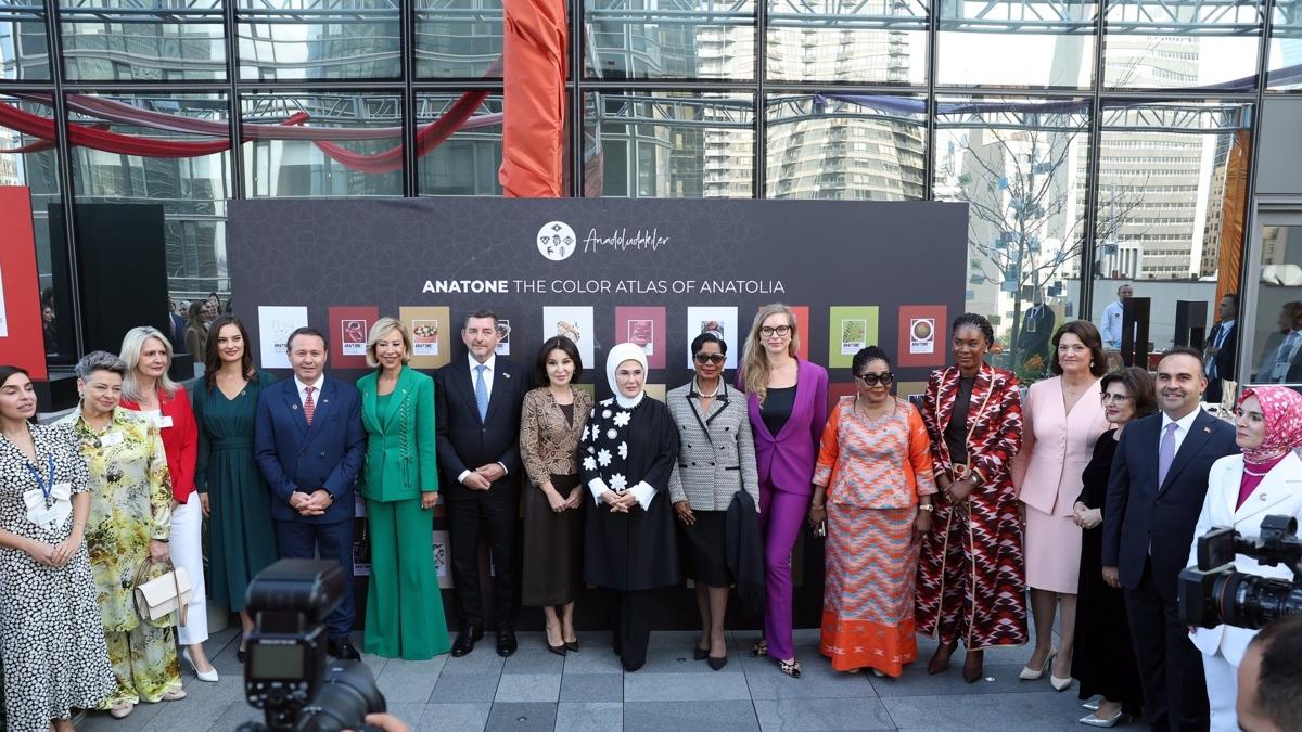 Emine Erdoan: Kadim kltrmzn estetik anlayn kresel sahneye tamann gururunu yayoruz