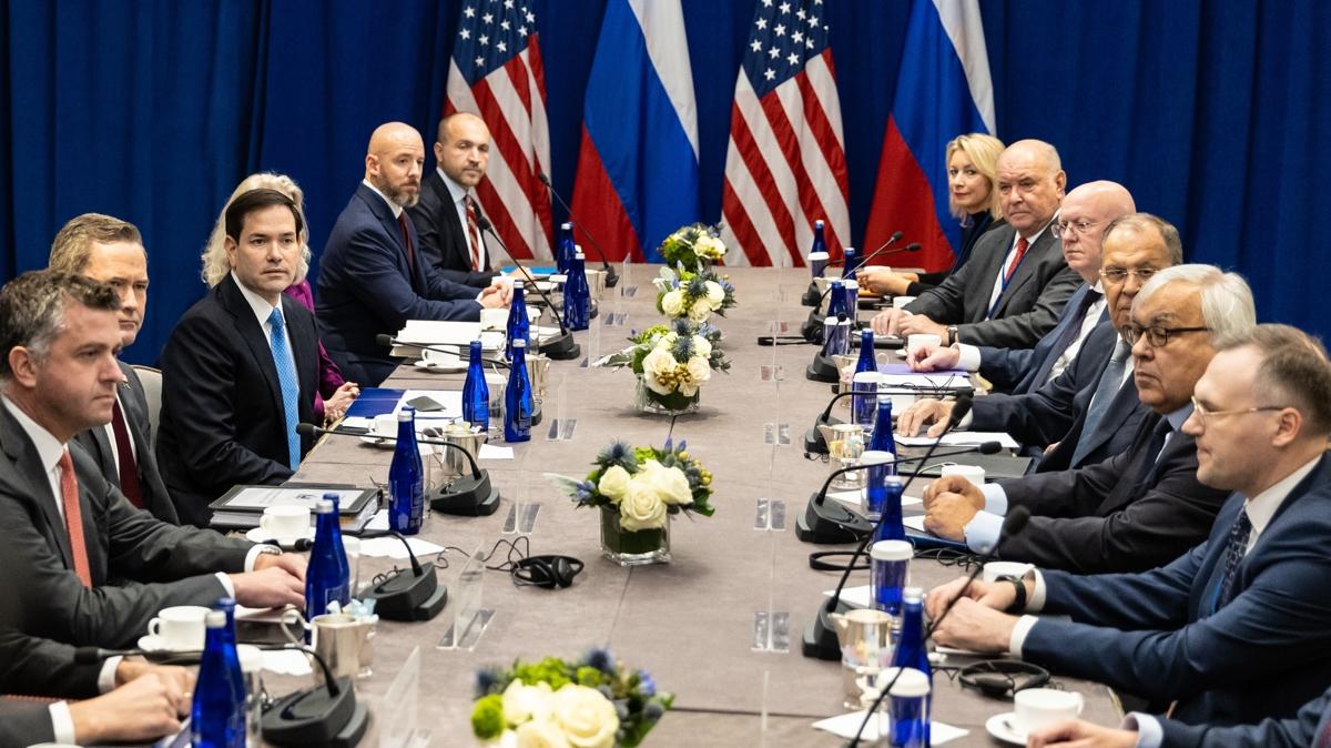 ABD'de kritik temas! Rubio, Rus mevkida Lavrov ile grt 