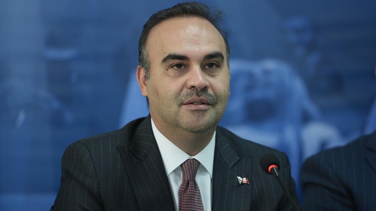 Bakan Kacr, ABD'deki etkinlikte telefon numarasn paylat
