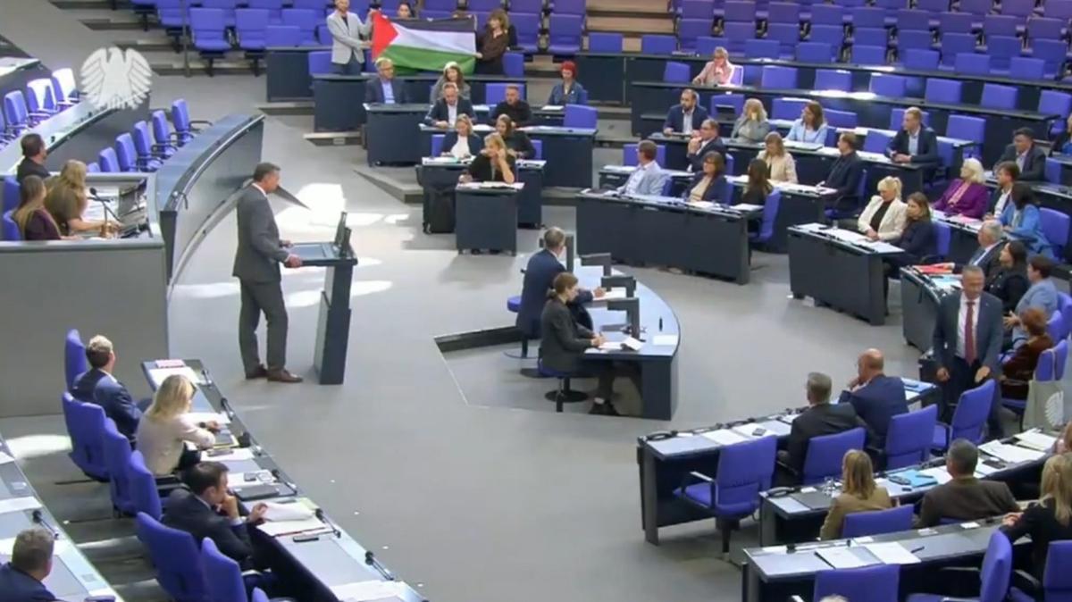 Alman meclisinde Gazze'ye destek: Filistin bayra atlar 