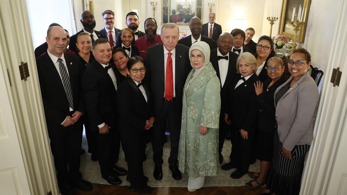 Cumhurbakan Erdoan, Blair House'da alanlar ile hatra fotoraf ektirdi 
