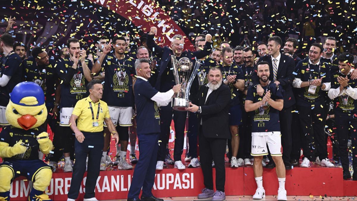 Fenerbahe Beko kald yerden! Derbide kupann sahibi oldu