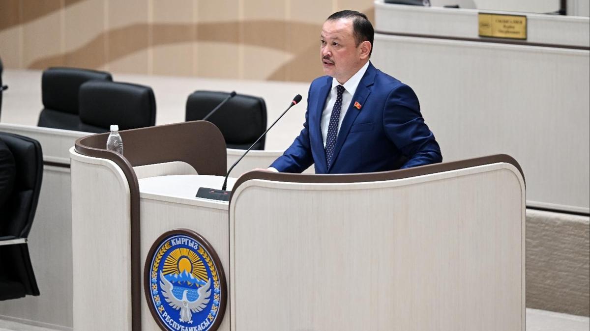Krgzistan Parlamentosu kendini feshetti