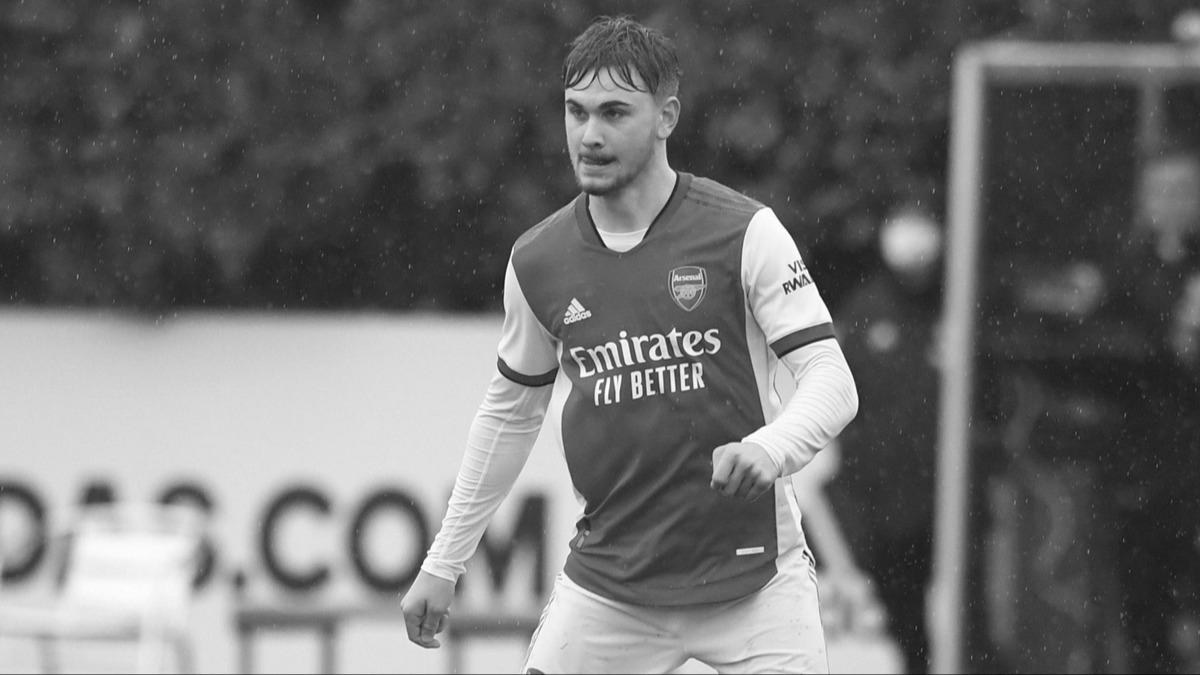 Ma esnasnda darbe almt! Eski Arsenalli futbolcu 21 yanda hayatn kaybetti