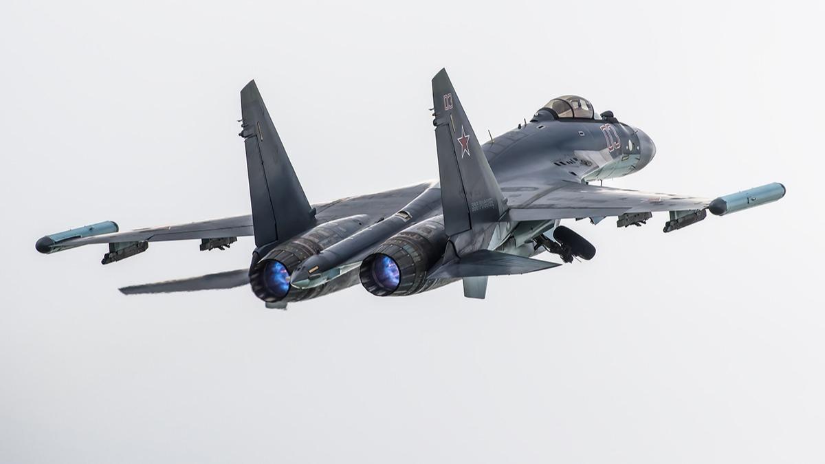 5'inci parti resmen teslim edildi: Su-35'ler hava ssnde 