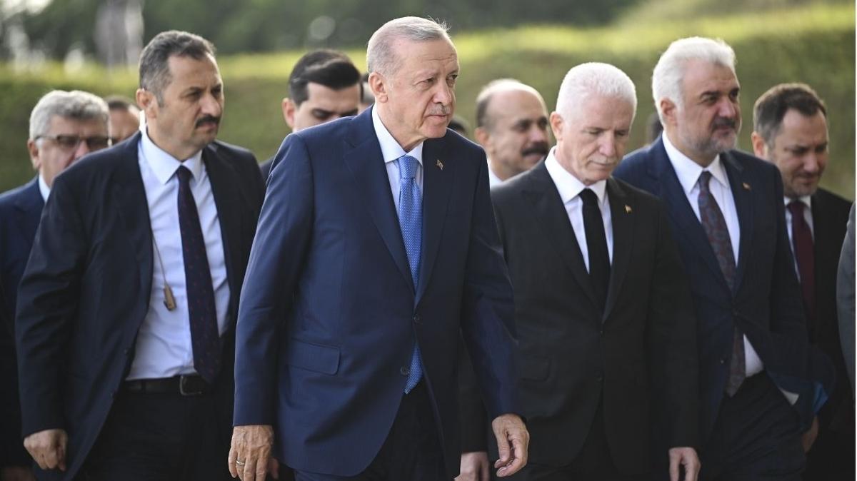 Cumhurbakan Erdoan cuma namazn Byk amlca Camisi'nde kld