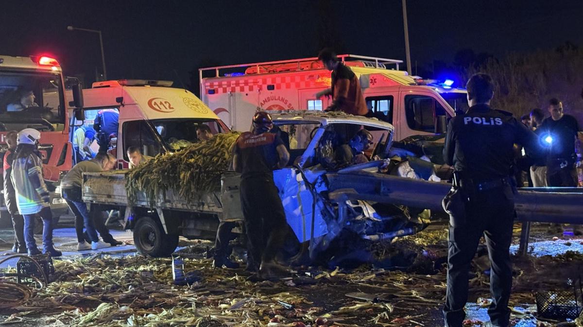 zmir'de feci kaza: Skan 3 kii kurtarld