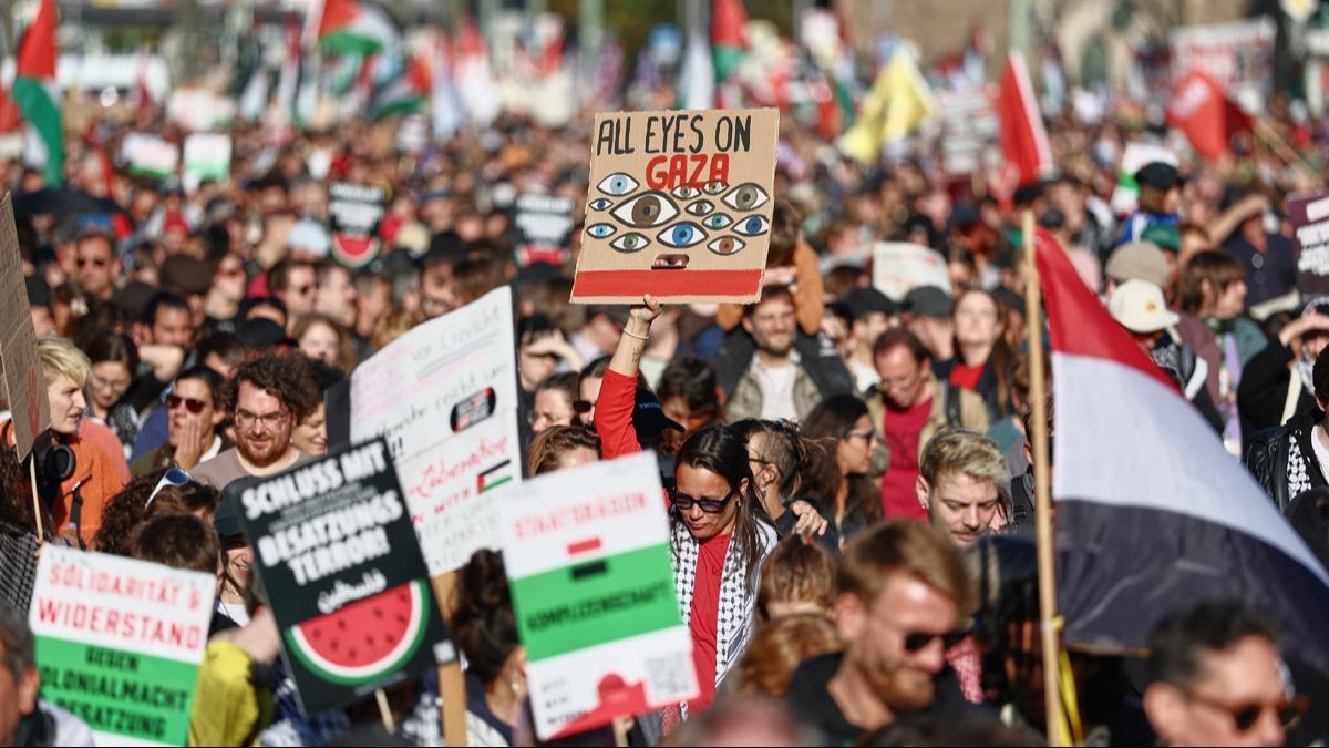Berlin sokaklarnda Filistin sesleri yankland: 50 bin kiiden ''srail'i durdurun'' ars