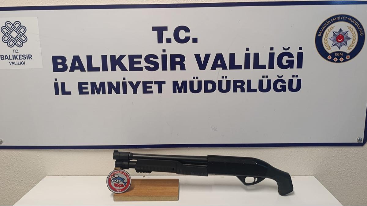 Uyuturucu ticareti ve trafik ihlallerine darbe: Balkesir'de ok asayi operasyonu 