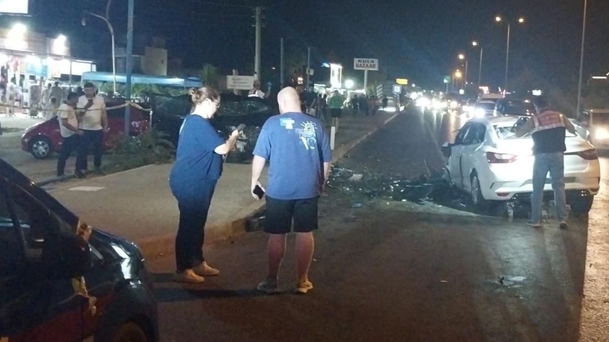 Antalya'daki trafik kazasnda 2 kii ld, 2 kii yaraland