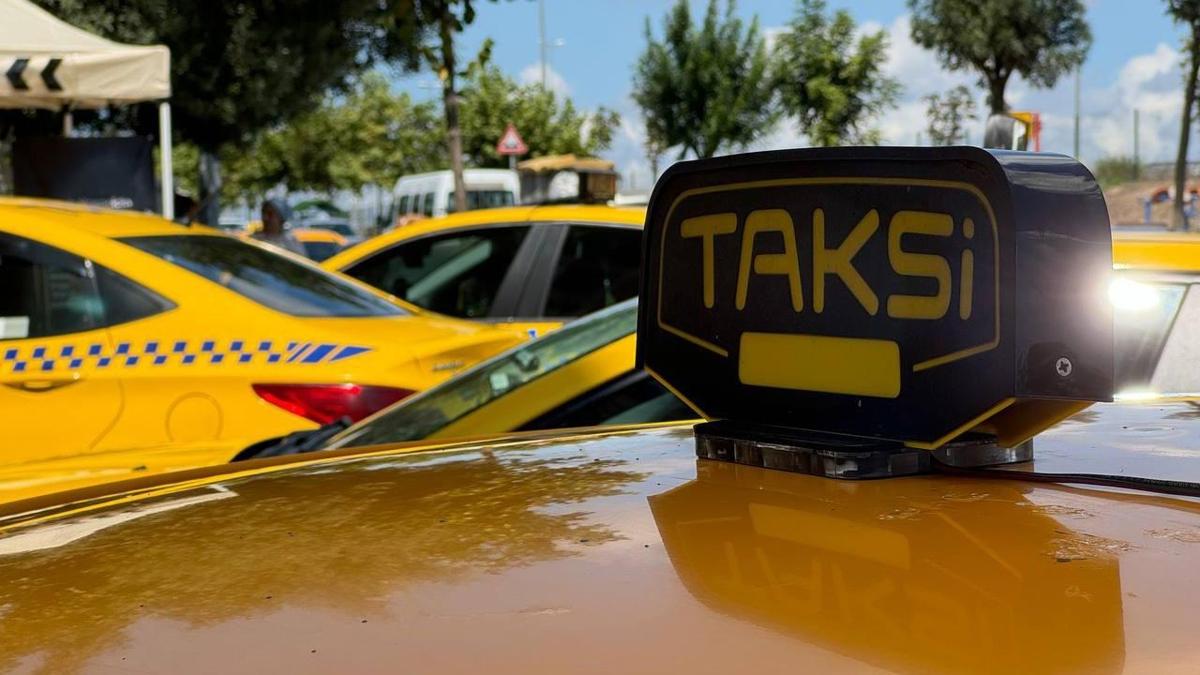 Korsan taksiciyi gerek taksiciler yakalatt! Mteri gibi bindiler polise ikayet ettiler