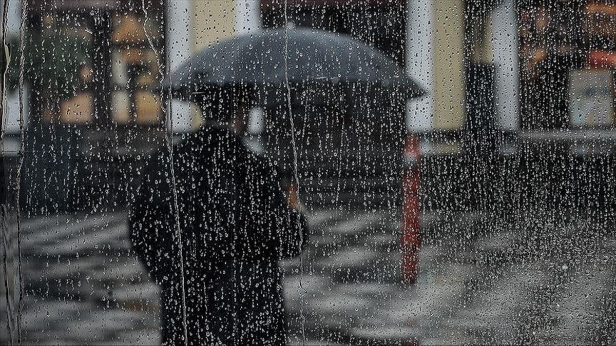Meteorolojiden stanbul iin kuvvetli saanak uyars