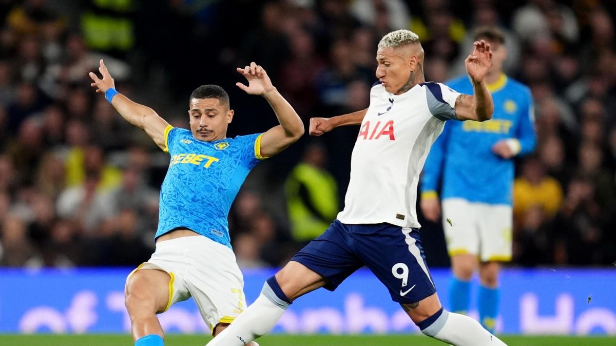Tottenham puan son dakikada kurtard