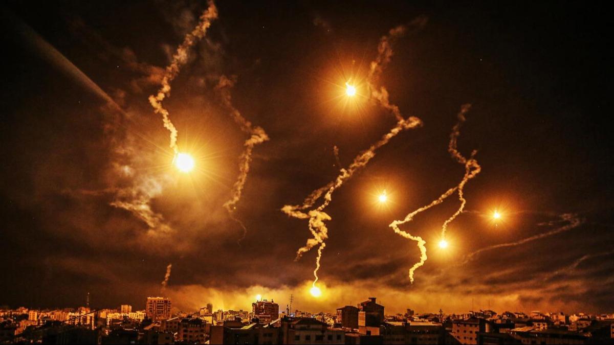 BM: srail'in Gazze'de ar bombardman sryor