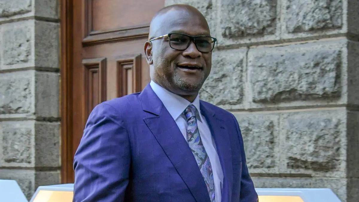 Gney Afrikal bykelinin cesedine ulald