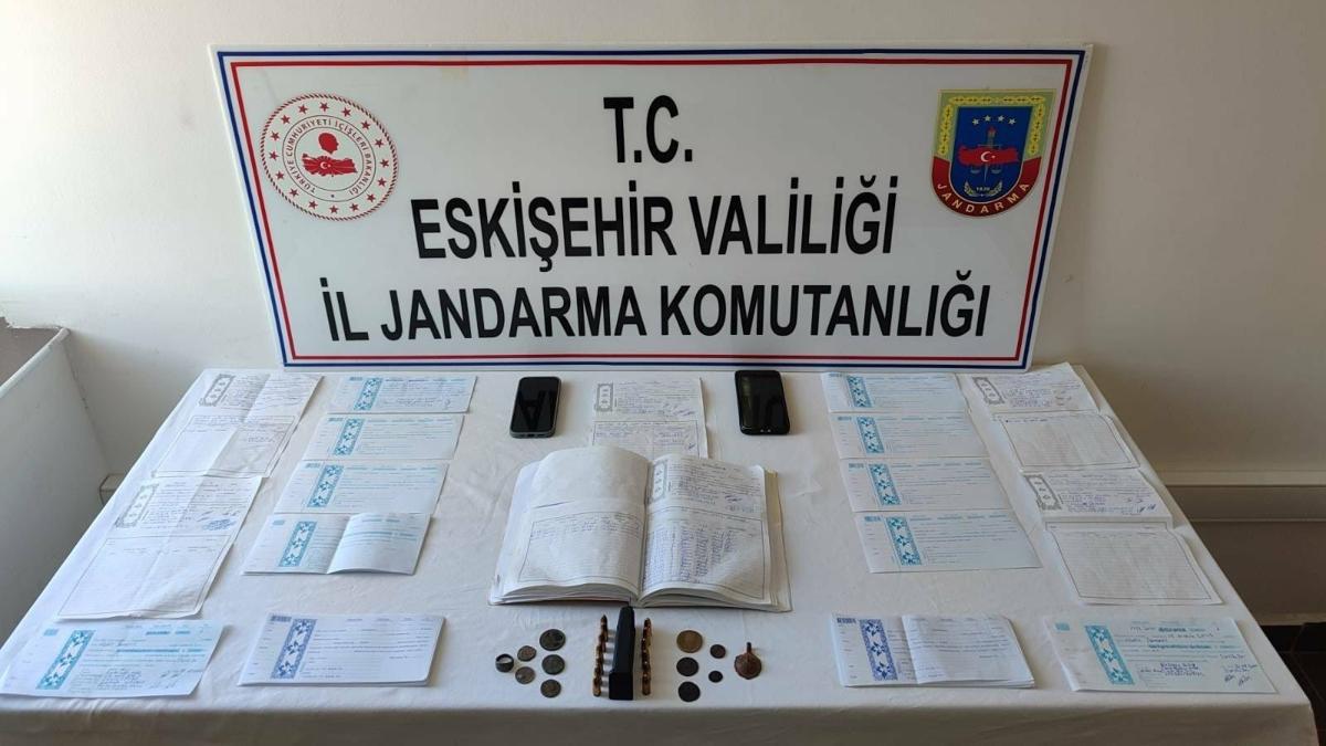 Vatandalar tehdit edip zorla senet imzalattlar