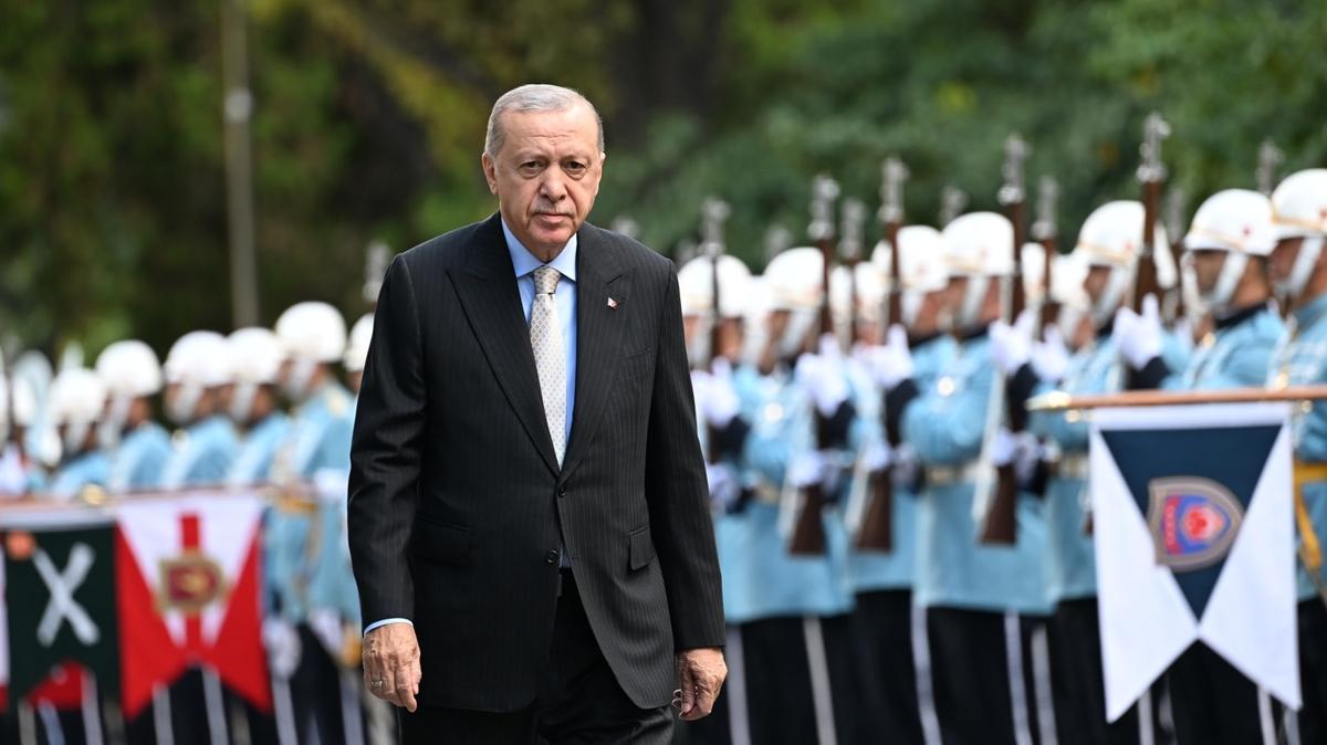 Cumhurbakan Erdoan Meclis'te! TBMM'de resmi karlama treni dzenlendi