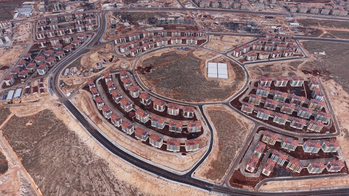 Gaziantep'te depremin yaralar sarlyor:  yerleri teslim edildi