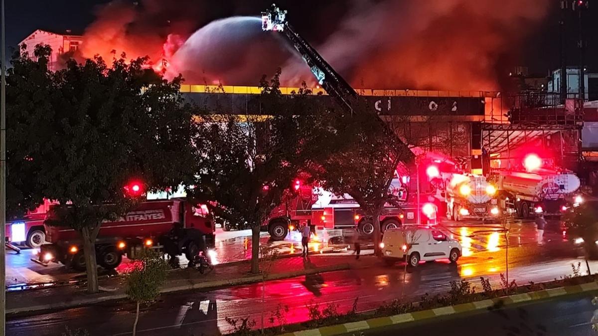 anlurfa'da korkutan yangn: yeri alevlere teslim oldu