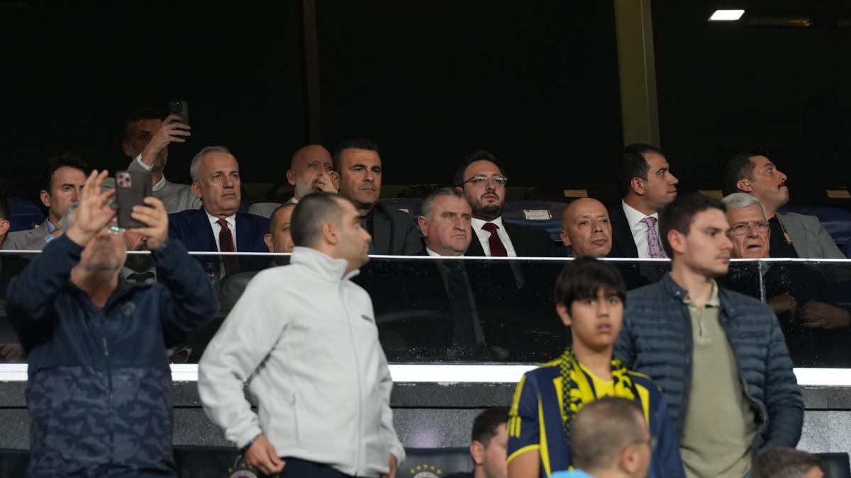 Bakan Bak ile Montella, Kadky'de