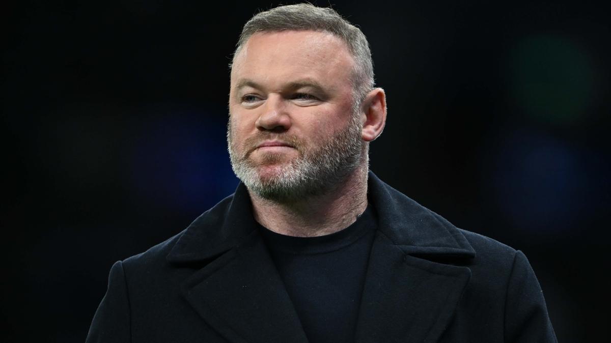 Wayne Rooney'den Arne Slot'a sert eletiri
