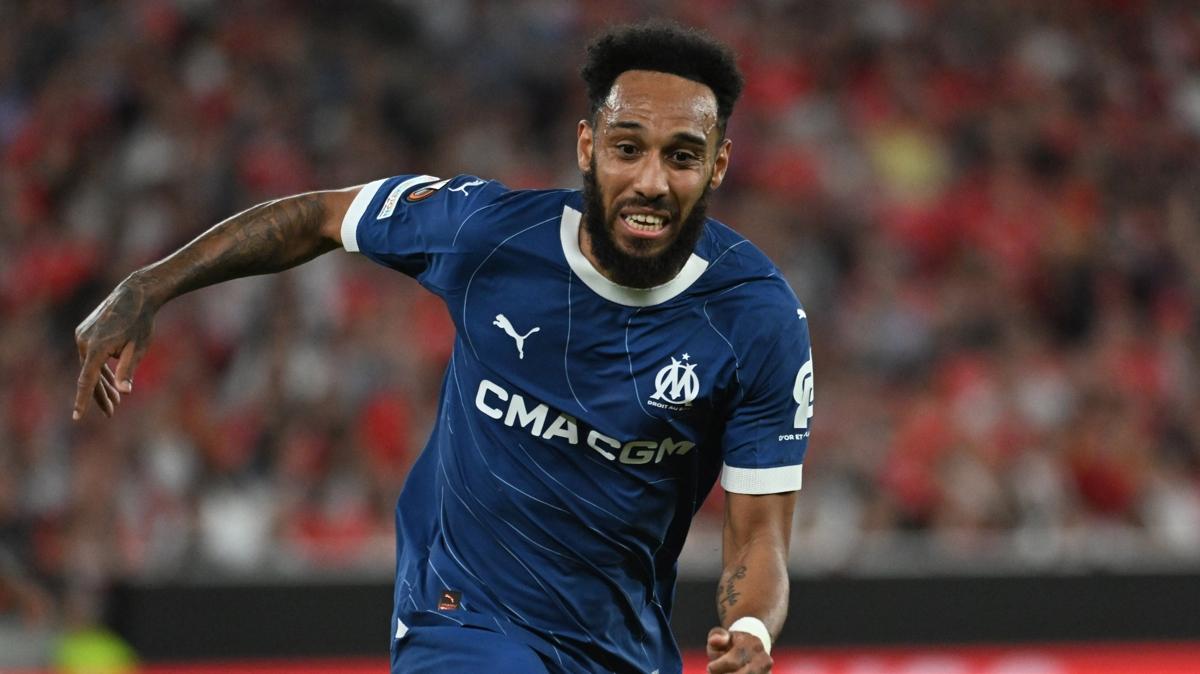 Aubameyang Afrika futbol tarihine geti
