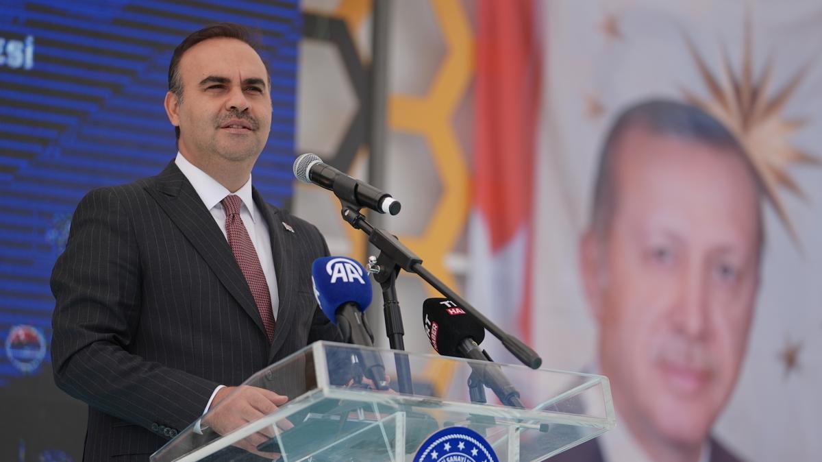 Bakan Kacr: Trkiye'mizi aydnlk yarnlara hep beraber tayacaz