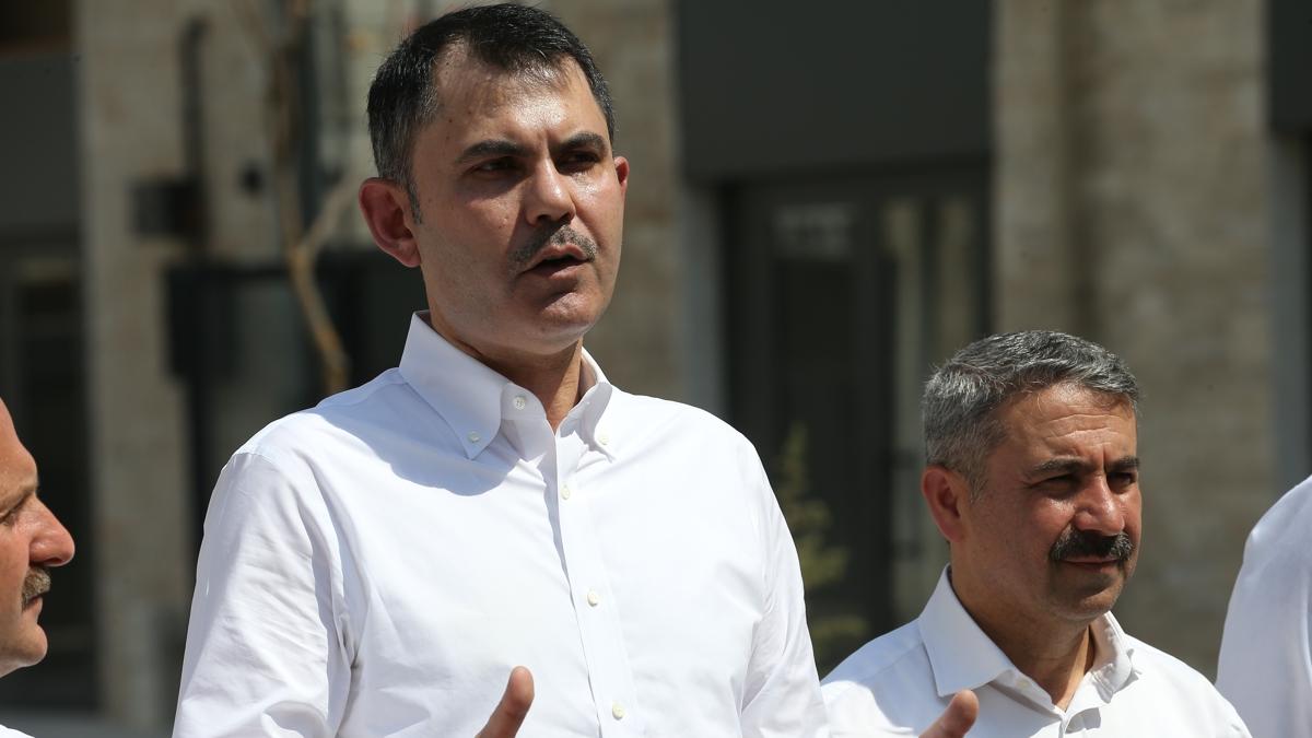 Bakan Kurum'dan aklamalar
