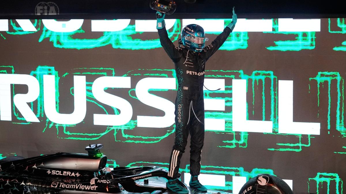 Formula 1 Singapur Grand Prix'sinde kazanan George Russell