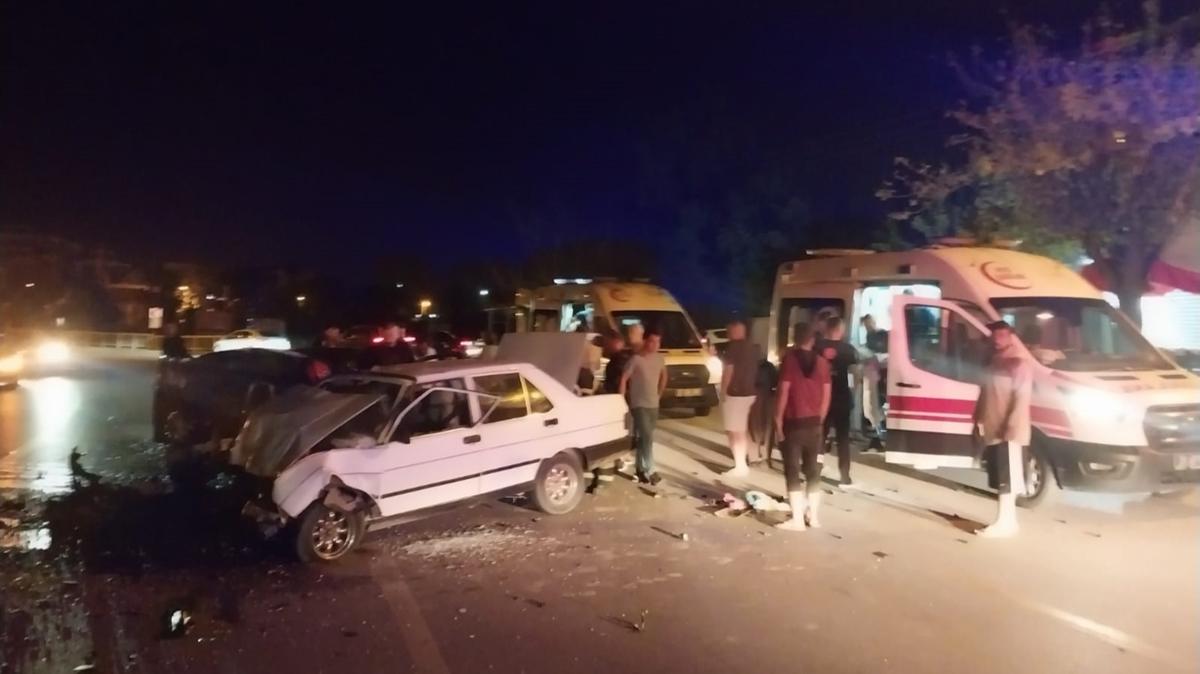 Hatay'da iki otomobil arpt: 6 yaral 