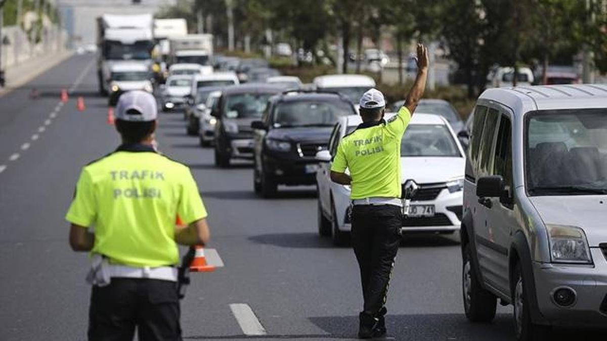 stanbul'da baz yollar trafie kapatlacak