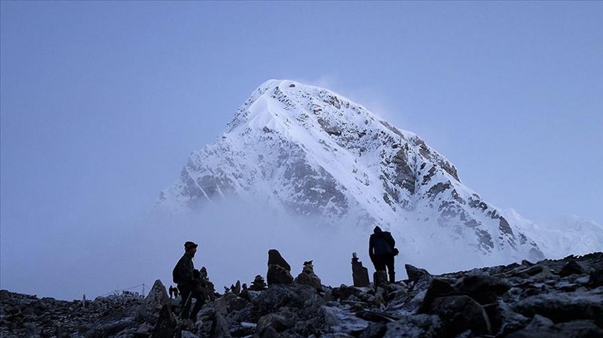 Everest Da'nda kar frtnas... 1 dac hayatn kaybetti