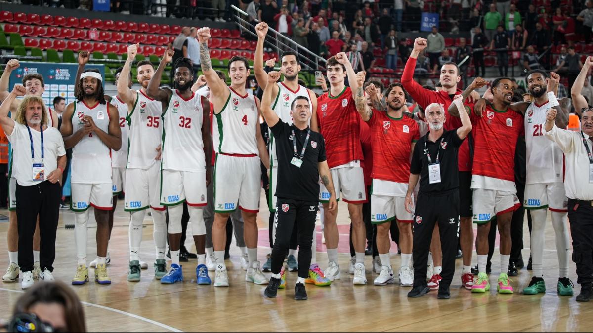 Karyaka Basketbol sezonun ilk galibiyetini yaad