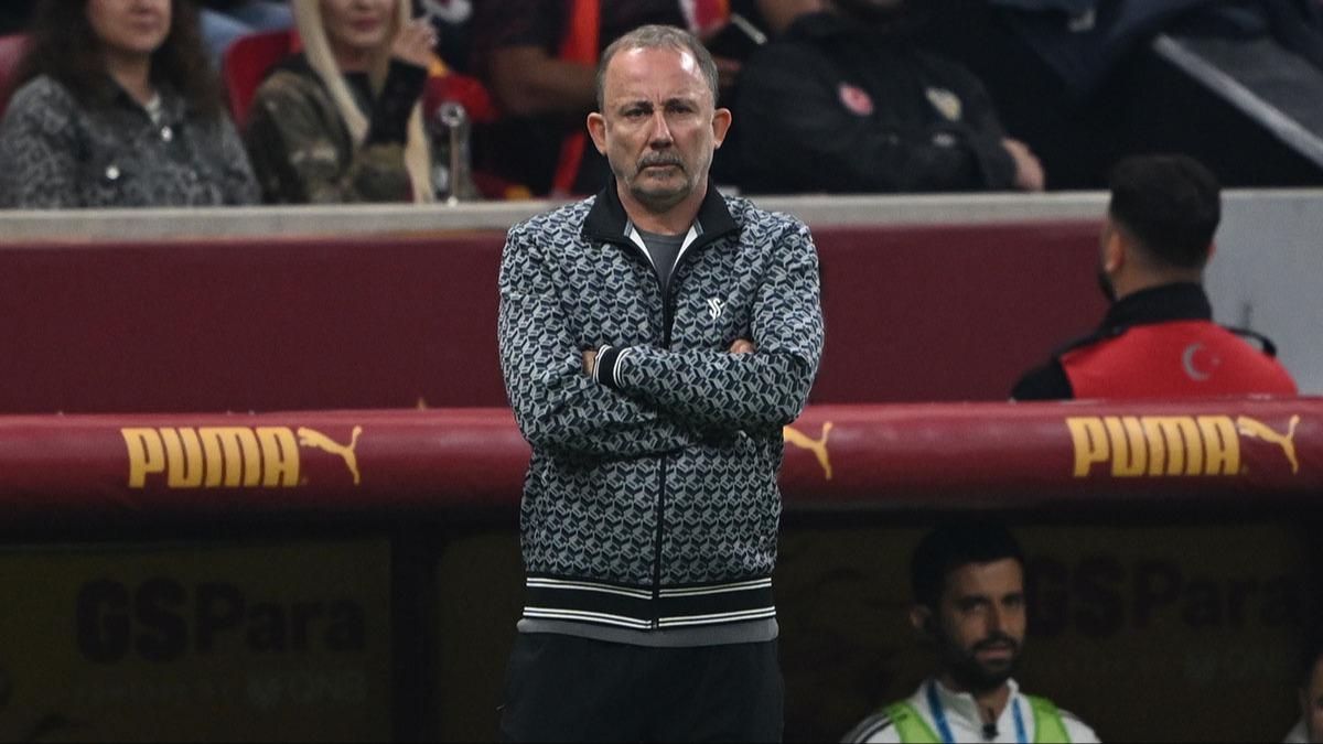 Sergen Yaln savunmadan memnun deil! ''Transferler benden nce yapld''