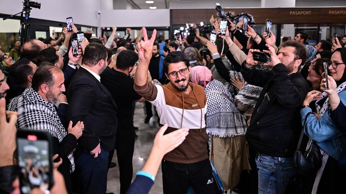 Kresel Sumud Filosu'nda yer alan 15 Trk aktivist yurda dnd