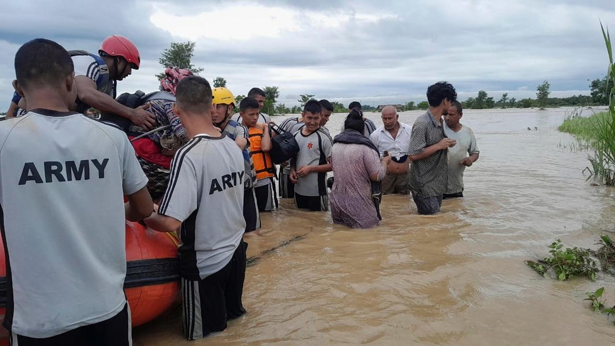 Nepal'de iddetli yalar 60 can ald