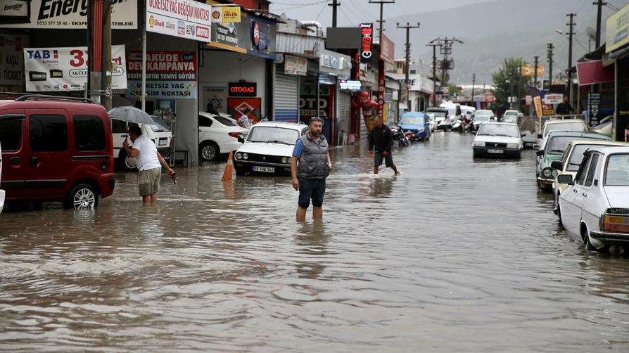 Meteoroloji uyardı: Kuvvetli sağanak ve fırtına geliyor