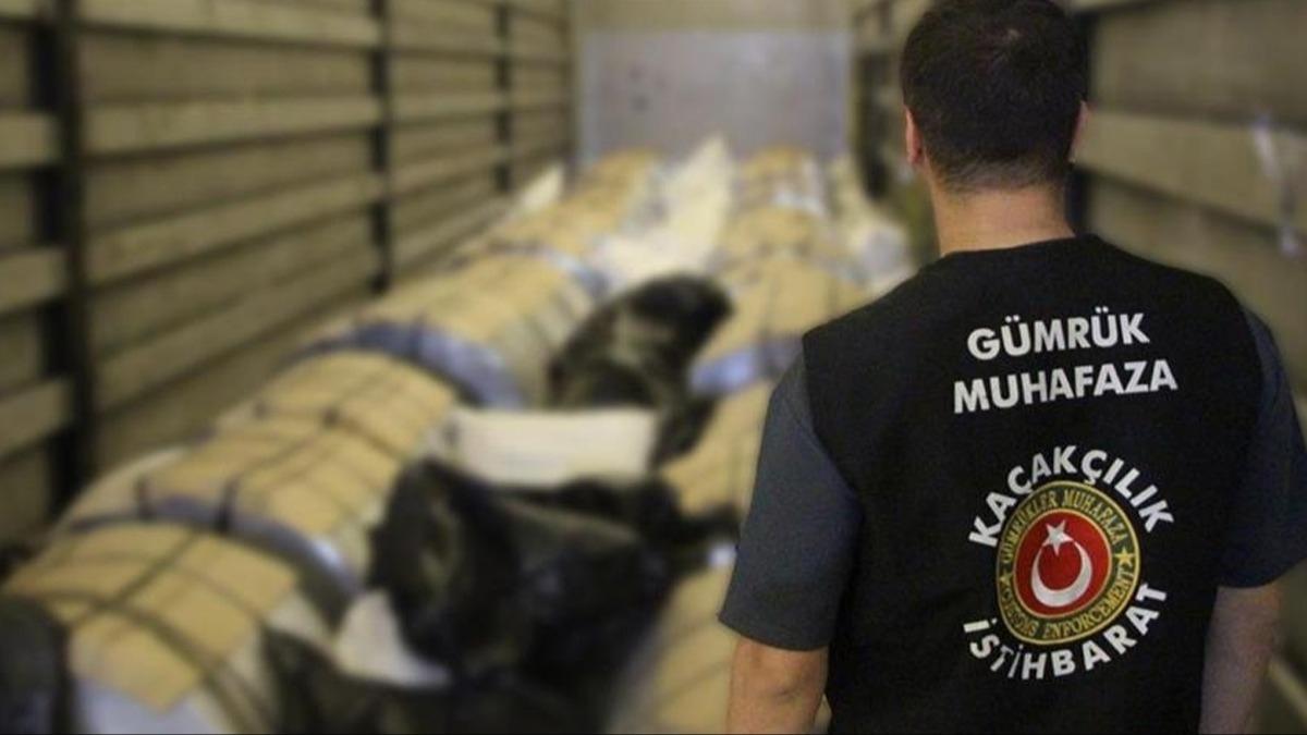 Gmrk kaplarnda 1.3 ton uyuturucu yakaland   
