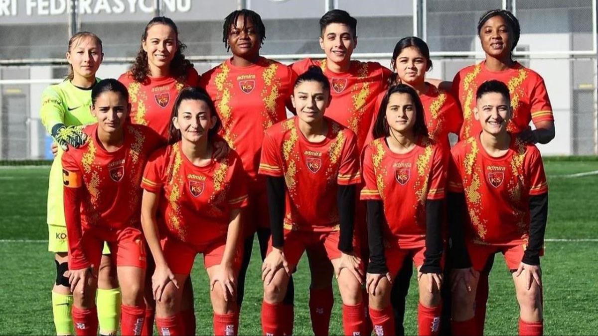 Kayseri Kadn FK, lige Hatay'da balyor  