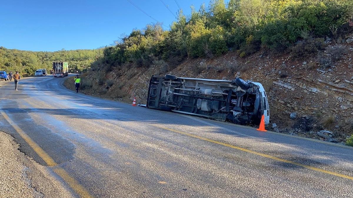 Yoldan kan minibs yan yatt: 6 kii yaraland