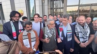 İşgalci İsrail'in alıkoyduğu 2 aktivist Antalya'ya döndü: Küresel kararlılık devam edecek