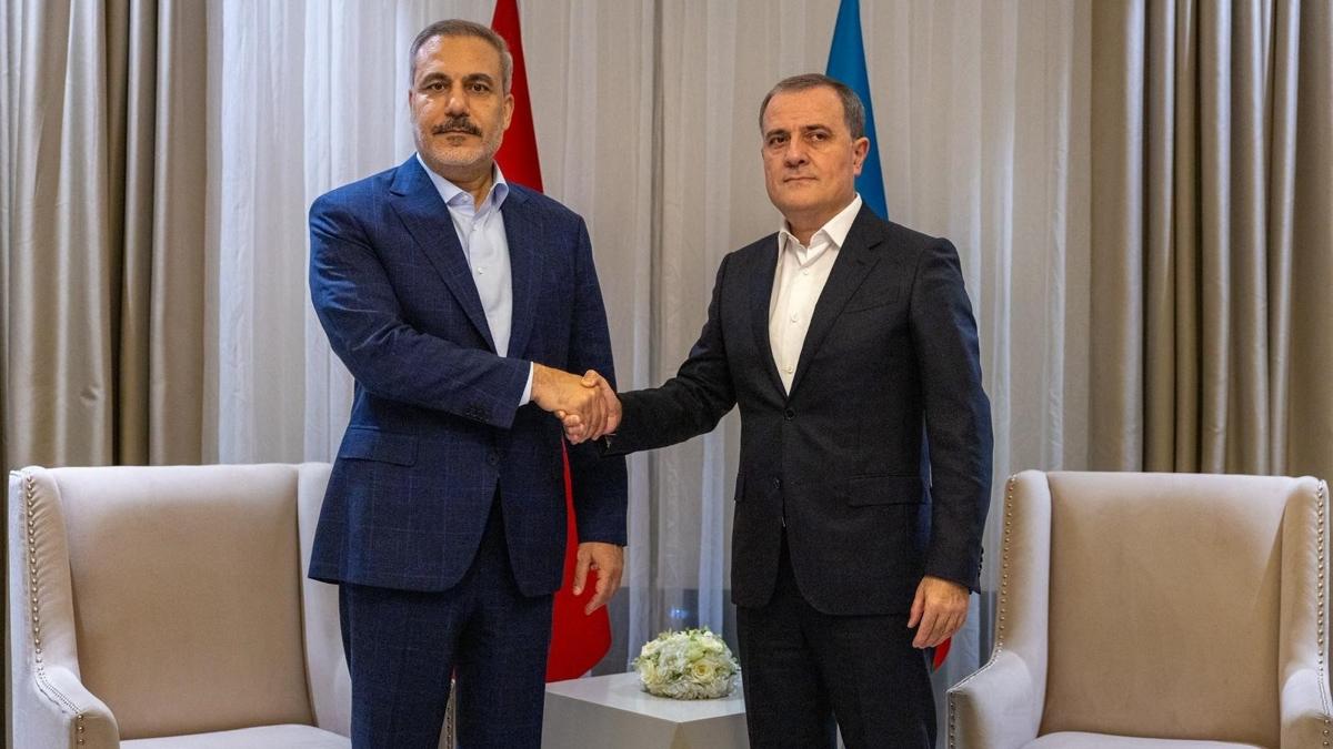 Bakan Fidan , Azerbaycanl mevkida ile telefonda grt 